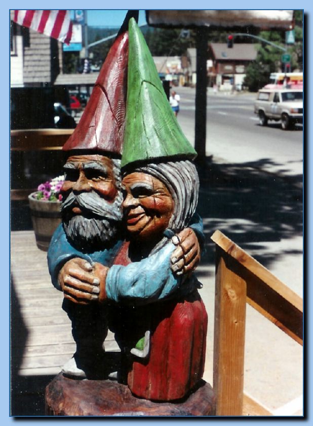 2-17 gnome couple-archive